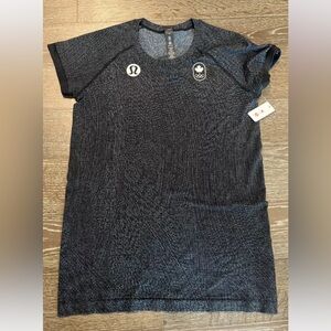 SHORT SLEEVE SWIFTLY TECH 2.0 RHINO GREY